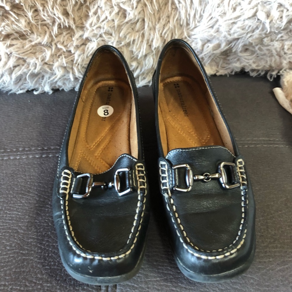 NATURALIZER Black Leather Loafers Size 8